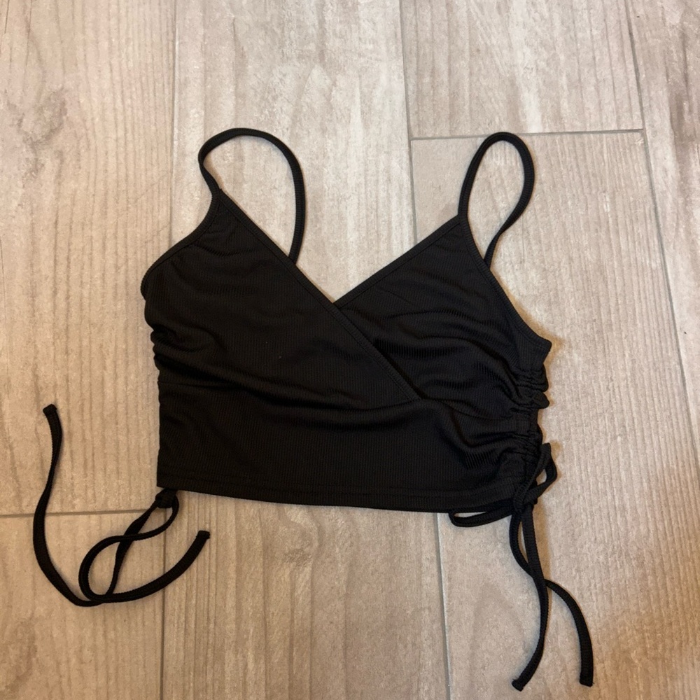 BLACK V-NECK TANK TOP